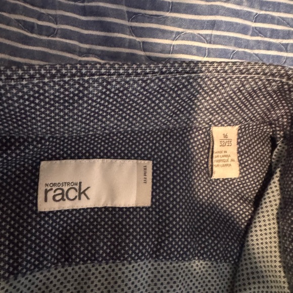 2 pack Men’s Dress Shirts. - Picture 3 of 5